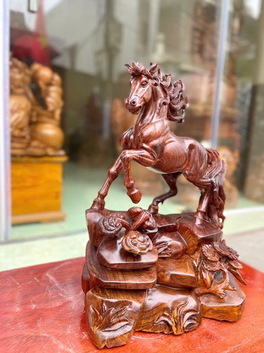 Tượng Ngựa Phong Thủy (Nhất Mã Thong Dong) Gỗ Cẩm Cao 43 Ngang 30 Sâu 25 (cm)