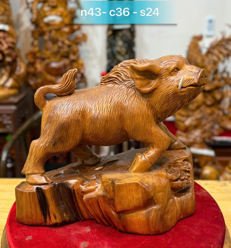 Tượng Lợn Rừng Gỗ Ngọc Am Cao 43 Ngang 36 Sâu 24 (cm)