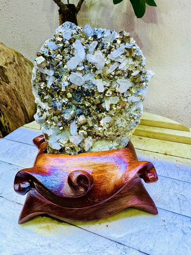 Tác Phẩm Đá Pyrite Cao Cả Đế 21 Ngang 13 (cm) - 1,5kg