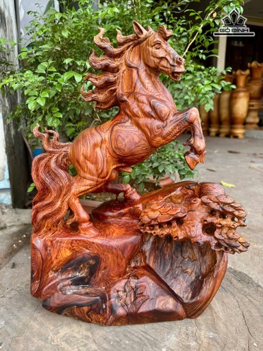 Tượng Ngựa Phong Thủy (Nhất Mã Phi Thiên) Gỗ Cẩm Cao 45 Ngang 31 Sâu 22 (cm)