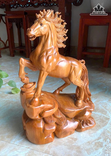 Tượng Ngựa Phong Thủy (Nhất Mã Thong Dong) Gỗ Ngọc Am Cao 51 Ngang 32 Sâu 18 (cm) - 6,5kg