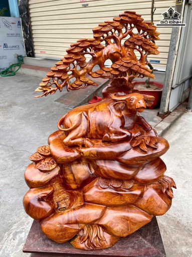 Tượng Trâu Ngự Gốc Tùng Gỗ Hương Cao 54 Ngang 39 Sâu 30 (cm)