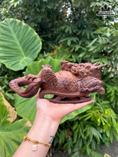 Tượng Lão Long Ngồi Hít Thước Gỗ Trắc Cao 10 Ngang 24 Sâu 10 (cm)