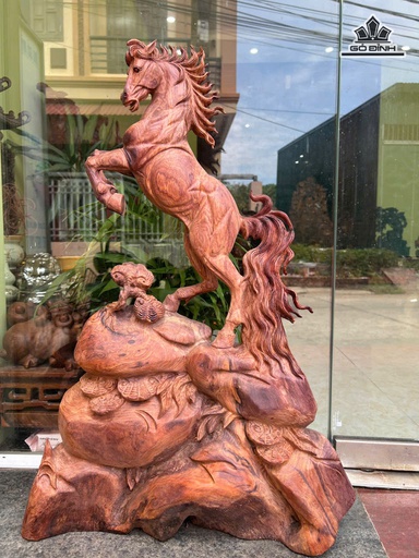 Tượng Ngựa Phong Thủy (Nhất Mã Phi Thiên) Gỗ Cẩm Cao 73 Ngang 48 Sâu 20 (cm)