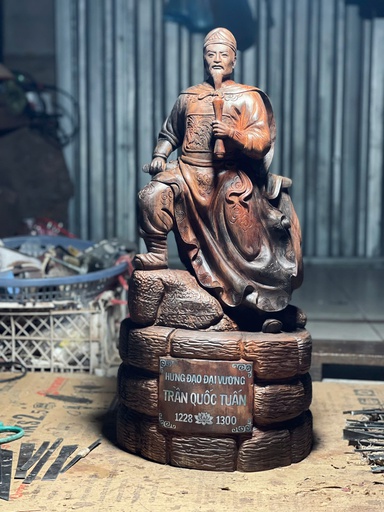 Tượng Trần Quốc Tuấn Gỗ Trắc Cao 58 Ngang 27 Sâu 18 (cm)