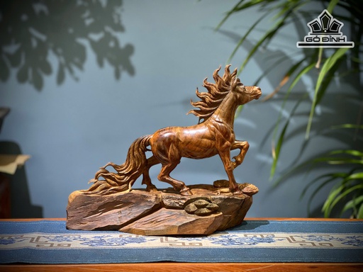 Tượng Ngựa Thong Dong Gỗ Trắc Cao 30 Ngang 35 Sâu 15 (cm)