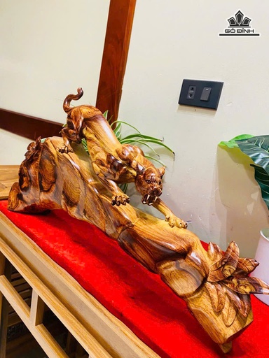 Tượng Báo Săn Mồi Gỗ Cẩm Cao 32 Ngang 62 Sâu 13 (cm)
