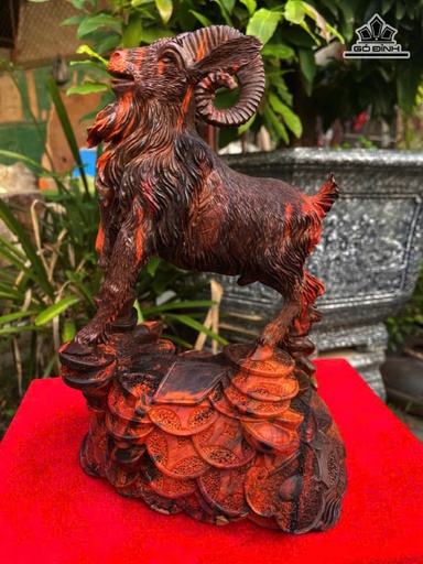 Tượng Dê Phong Thủy Gỗ Trắc Cao 30 Ngang 22 Sâu 20 (cm)